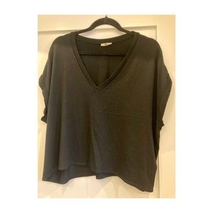 2/$15🪄 Wilfred Free Black V-Neck